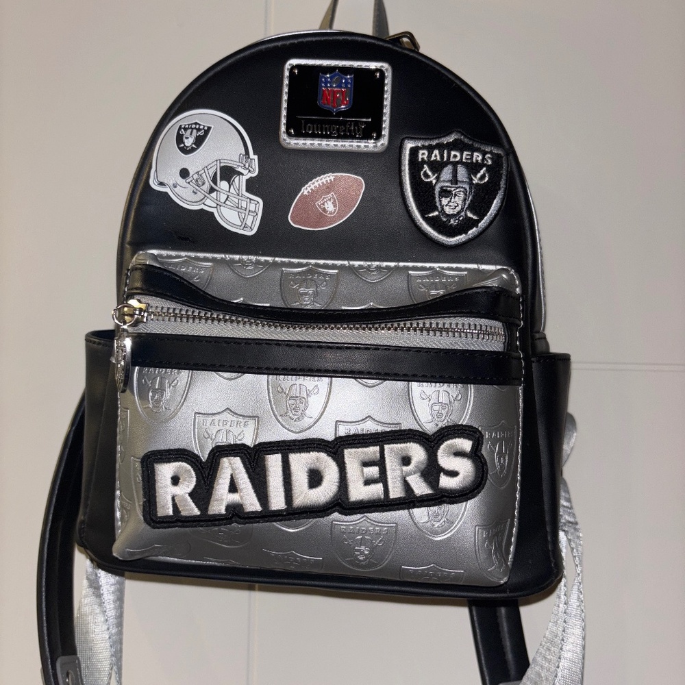 Raiders lounge fly backpack